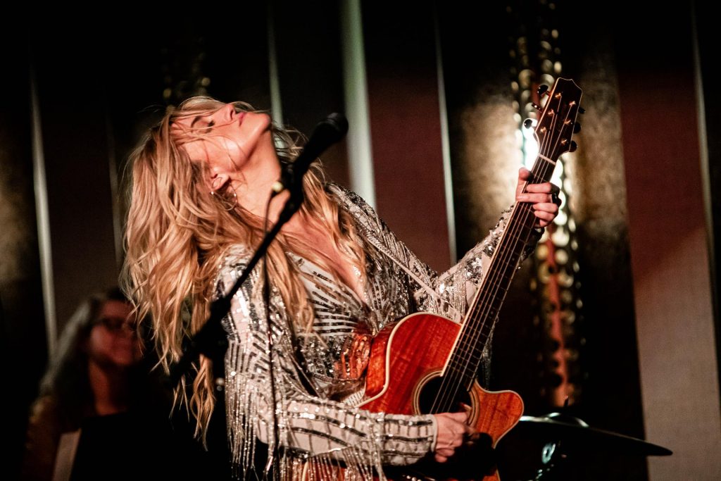 Morgan Myles y Mark Mackay encabezan el debut de Country Road Sessions en Chile