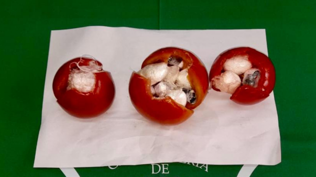 Tomates rellenos con ketamina y cocaína: Dos mujeres detenidas por intentar ingresar drogas a penal de Temuco