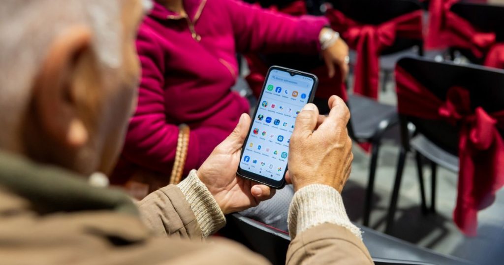 La inclusión digital también protege el cerebro: cómo la tecnología impulsa un envejecimiento activo