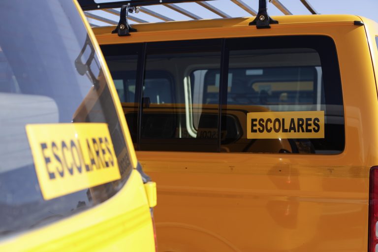 Imágenes sensibles: brutal pelea escolar en Talcahuano terminó con siete funcionarios heridos