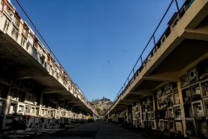 Encuentran un cuerpo en pleno estacionamiento del Cementerio General