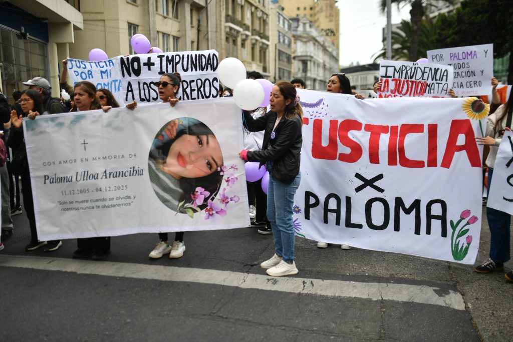 Marcha en Valparaíso exige justicia por Paloma Ulloa: estudiante atropellada por un microbús
