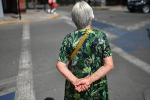 Calor extremo en Santiago: DMC pronostica 35 °C y cielo totalmente despejado este lunes