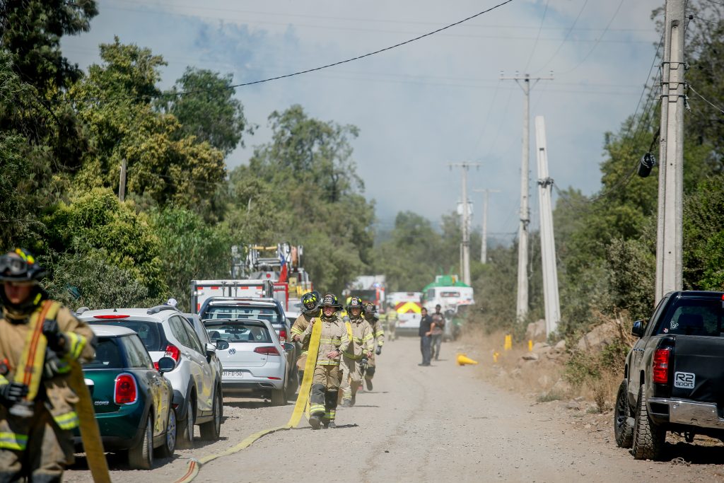 Comunicado oficial: La UC informa sobre incendio forestal en San Carlos de Apoquindo