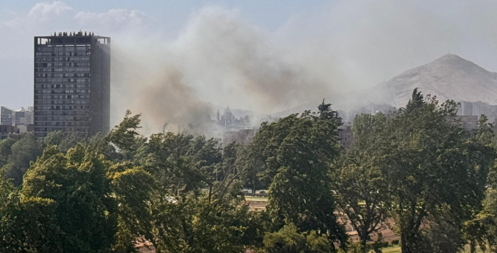 Bomberos responde a 3ª Alarma de Incendio en Santiago Centro