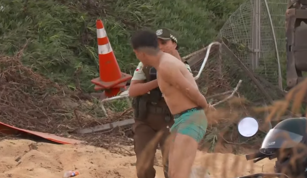 Conducto vuelca su camión y se desnuda en San Bernardo: Fue detenido por Carabineros