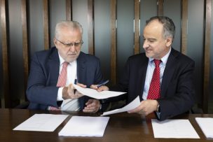 Codelco y SQM forman sociedad para desarrollo del litio en el Salar de Atacama