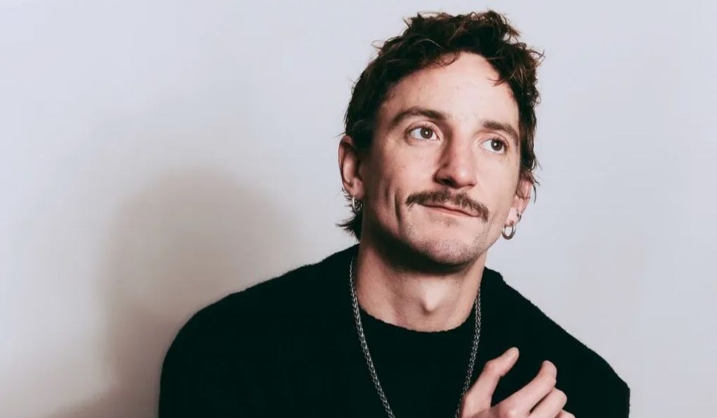 ¡Romance en el aire! Francisco Reyes sorprende con inesperadas confesiones amorosas en Fiebre de Baile