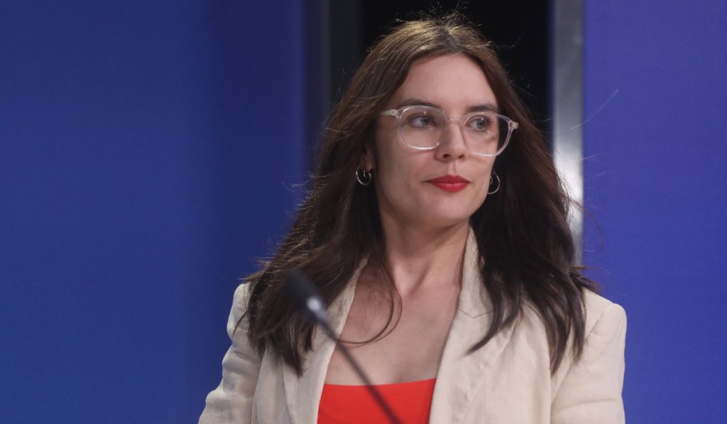 La otra cara de la ministra: Camila Vallejo revela íntimos detalles de su vida como mamá
