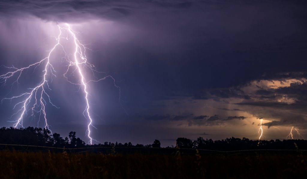 Meteorología en alerta: Violento sistema frontal afectará a múltiples regiones este viernes