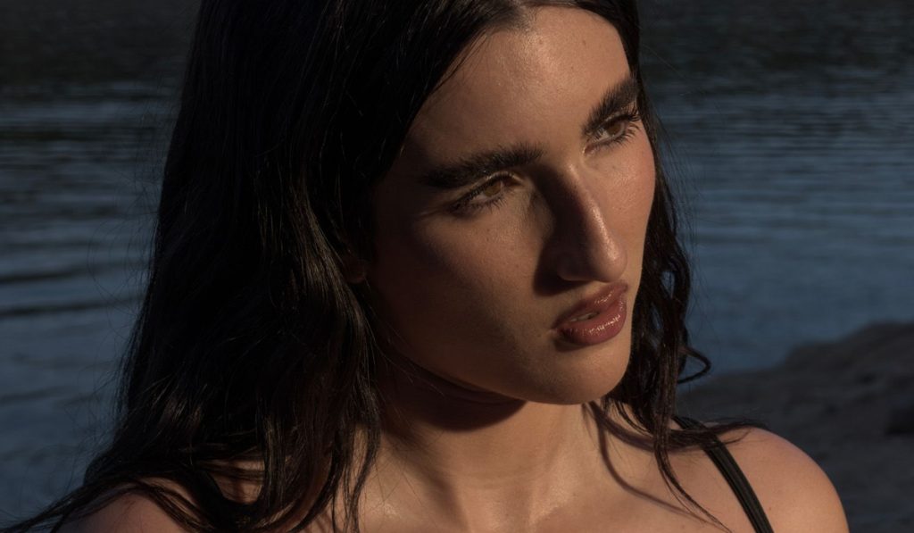 Judeline lanza “VERANO SAUDADE”, el EP que la trae a Lollapalooza Chile 2026