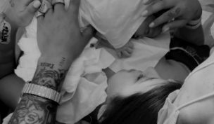 ¡Llegó Amelia! AK4:20 e Ignacia Antonia anuncian el nacimiento de su primera hija