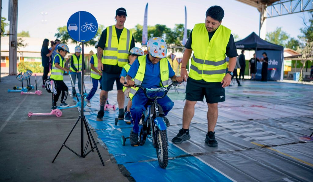 VíasChile desarrolla su cuarto Parque Vial Escolar del año y es distinguida por Conaset