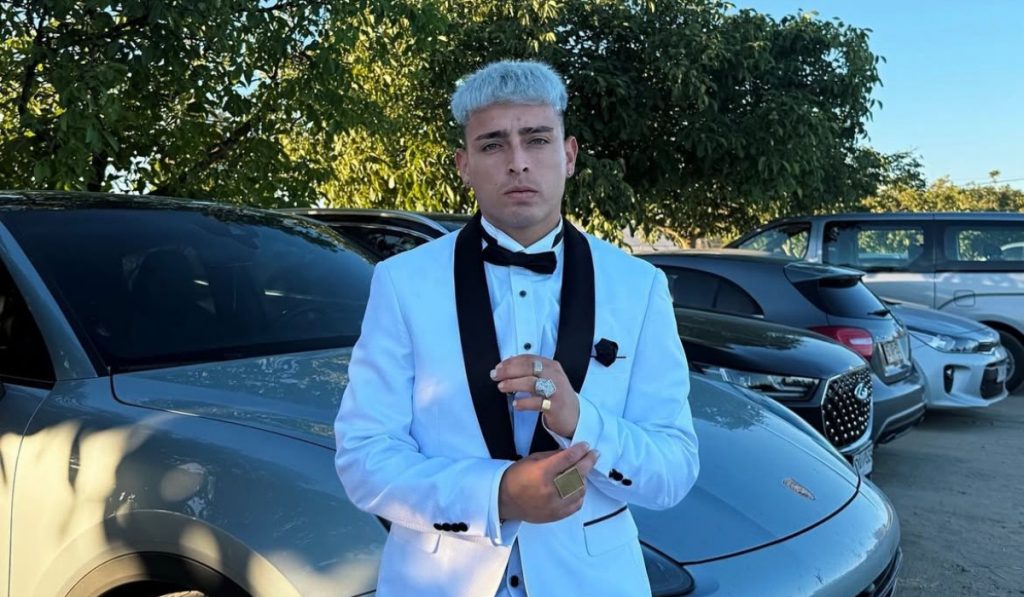 AK4:20 enfrenta complejo episodio vial justo en su primera semana como papá