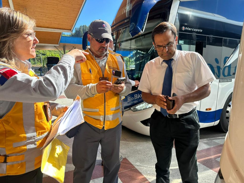 Transportes ya fiscalizó más de 500 buses interregionales en el Biobío por aumento de viajes de fin de año