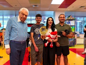 Stephanie Vaquer visita Teletón Santiago y entrega sus simbólicos cuernos subastados en la Lucatón 2025