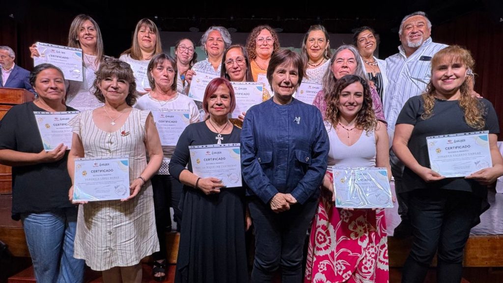 Cerca de mil mujeres se certificaron de diferentes talleres gratuitos impartidos por la Municipalidad de San Felipe