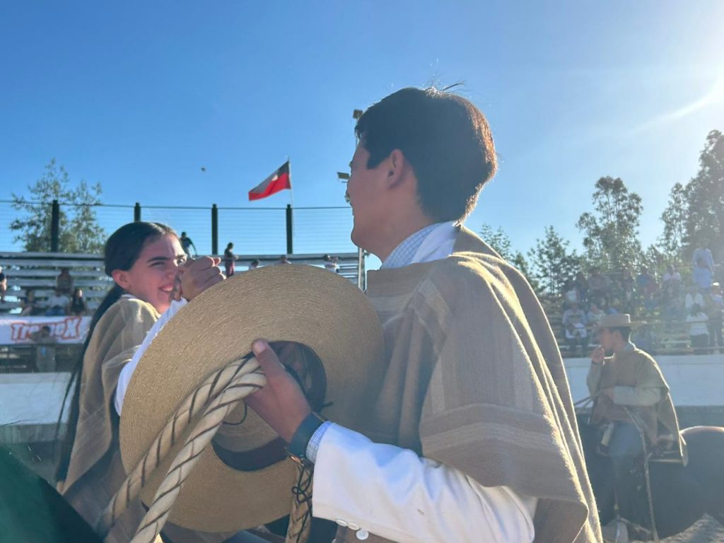Florencia Figueroa y Luis Allendes brillaron en el Clasificatorio Escolar Centro Norte de Pirque