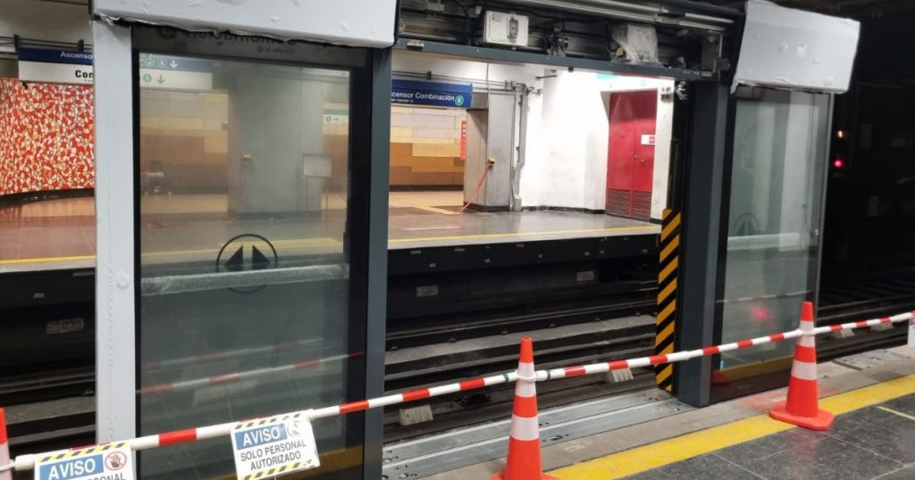 Metro de Santiago inicia instalación de puertas de andén en estación San Pablo de Línea 1
