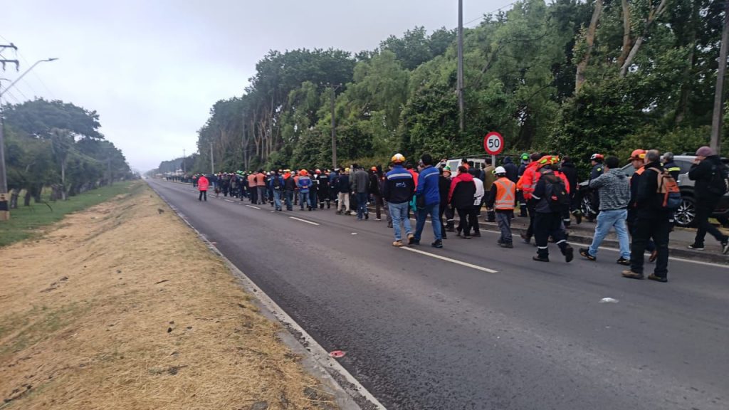 Evacúan a trabajadores de Refinería Bío Bío  de ENAP: 