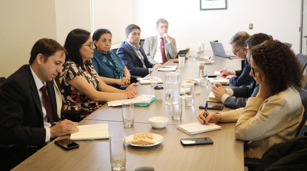 CFA realiza reunión con equipo económico de la candidatura de Jeannette Jara