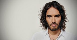 El ex esposo de Katy Perry vuelve al foco judicial tras nuevas acusaciones de agresión sexual