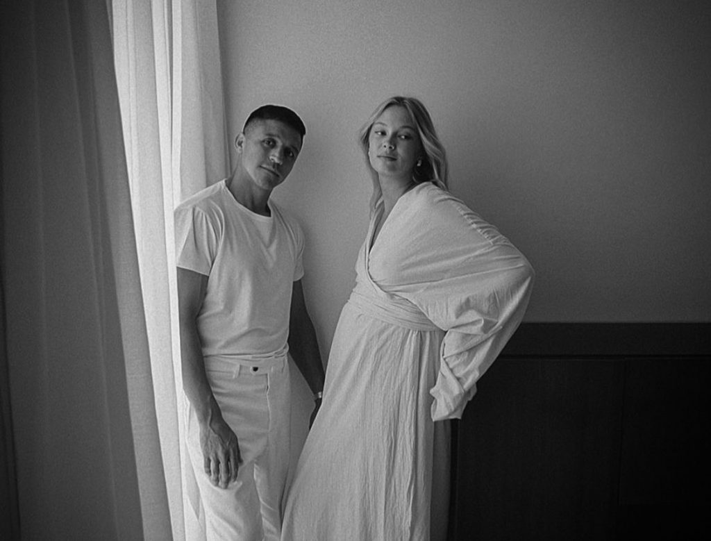 “Bienvenida a casa”: Alexis Sánchez derrite las redes con emotivo mensaje a su hija