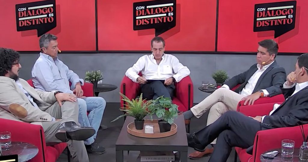 Con Diálogo es Distinto: Expertos abordan los desafíos del emprendimiento en Chile