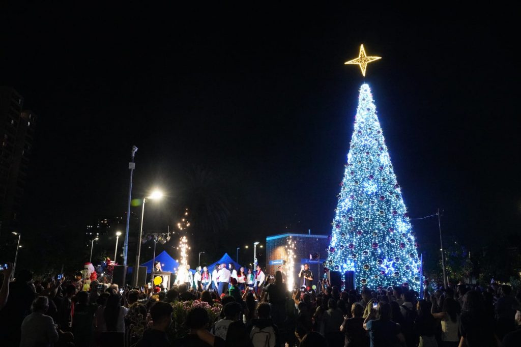 Independencia encendió su primer Árbol de Navidad con masiva participación vecinal