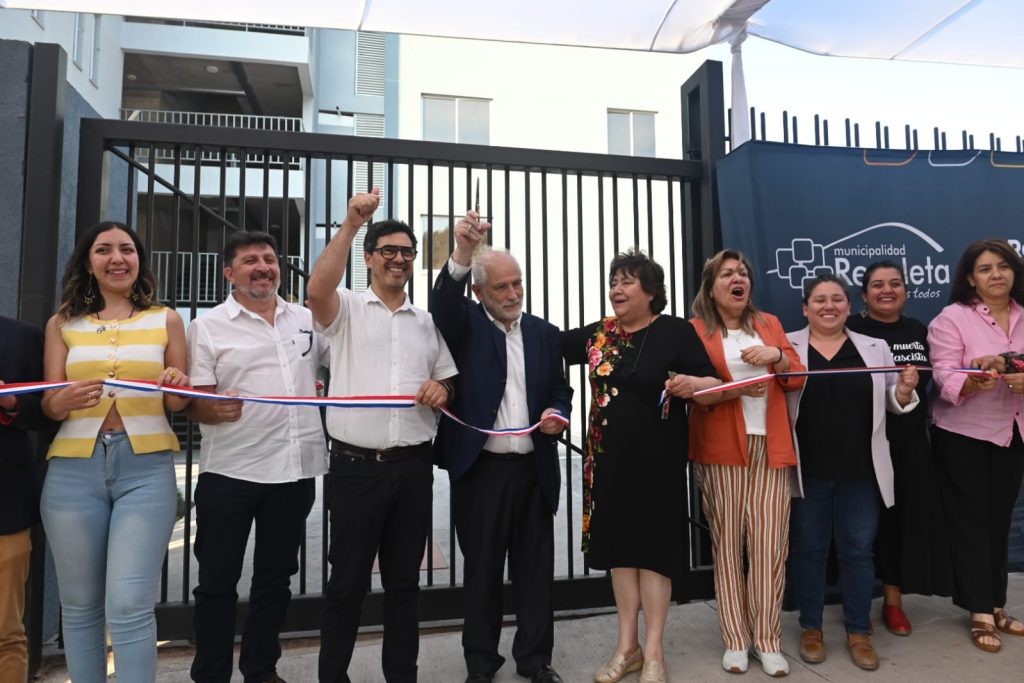 Minvu entrega condominio del Plan de Emergencia Habitacional a familias de Recoleta