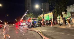 Bomberos combatió incendio en cité de Santiago: Cerca de 50 personas fueron evacuadas