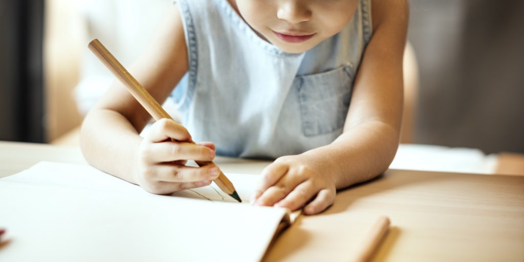 Educación en casa: guía práctica para enseñar a los niños a escribir desde temprana edad