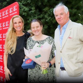 Vesna Radnic, gerente general de Radio Agricultura, Constanza Hube y Juan Pablo Solís de Ovando, presidente del directorio de Radio Agricultura.