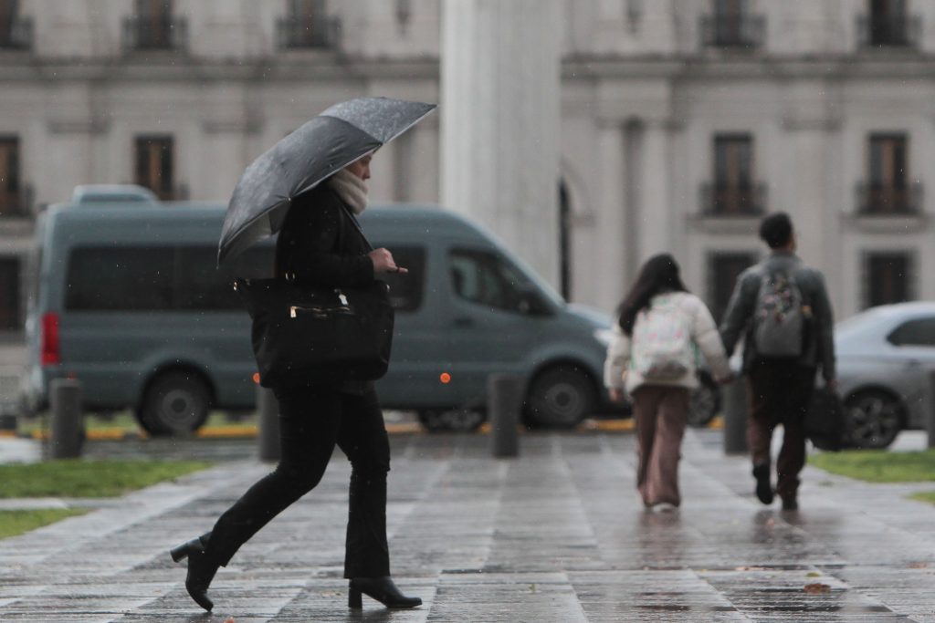 Pronostican lluvia para la tarde de este jueves: revisa dónde y cantidad