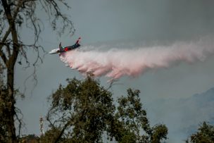 Avión Tanker 7 despega para combatir incendio forestal en Valparaíso