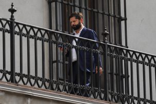 Apedrean carro de Bomberos que combatía incendio en Angol: Boric despliega FFAA y COP