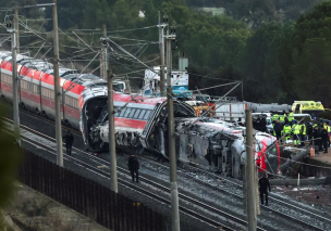 Suben a 41 los muertos tras el choque de dos trenes de alta velocidad en España