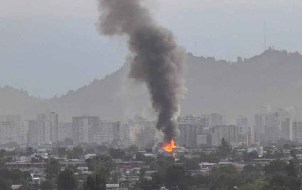 Incendio afecta a cinco casas en Lo Prado y deja al menos dos lesionados