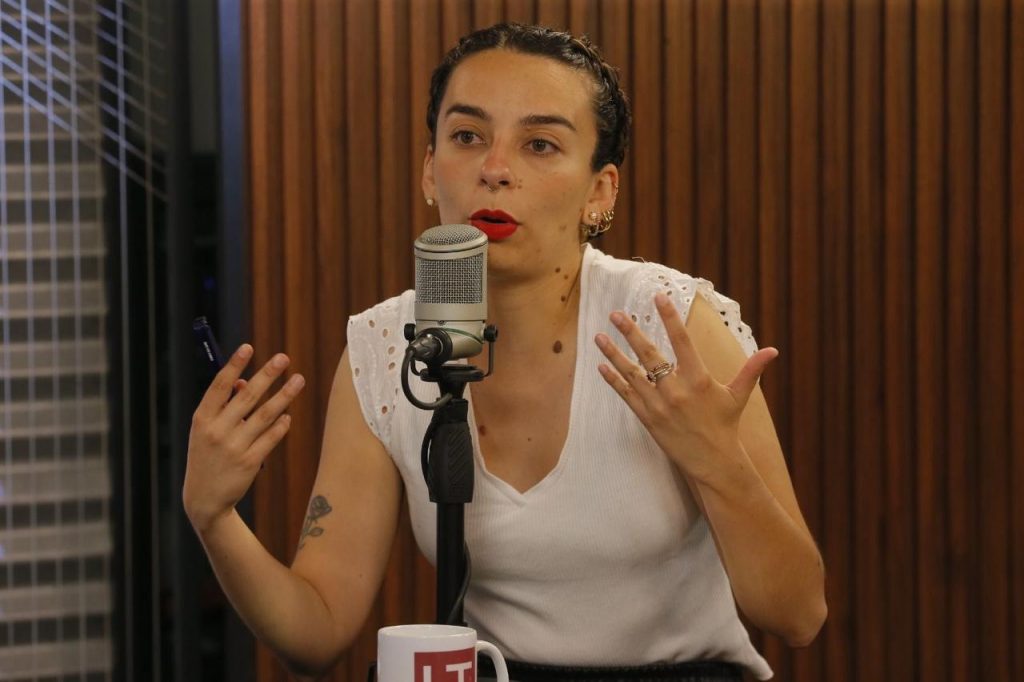 Diputada electa Javiera Rodríguez critica saludo de Cerro Navia al Partido Comunista de Vietnam