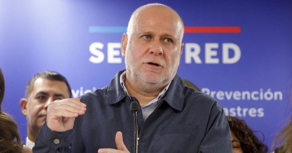 Ministro Elizalde adelanta que habrá toque de queda y confirma un fallecido en Bulnes