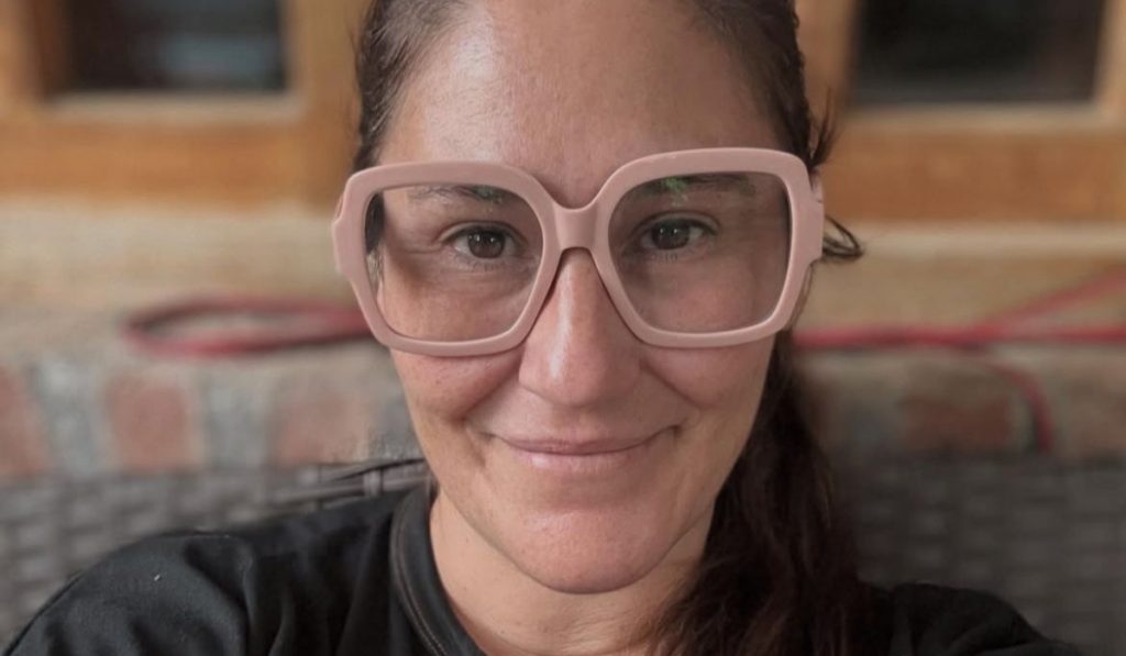 “Gracias equipo”: El sentido mensaje de Belén Mora al despedirse de CHV