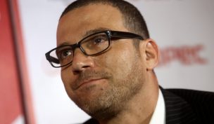 Julián Elfenbein responde a rumores de adicciones y explica su ausencia de la pantalla