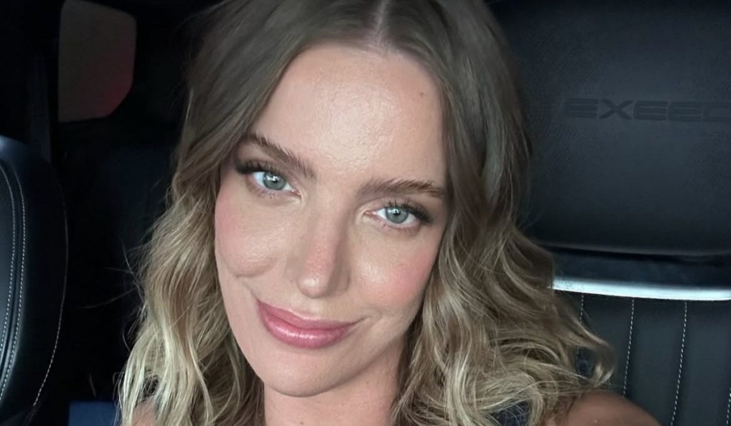 Millaray Viera luce su recuperación desde la playa y conquista a sus seguidores