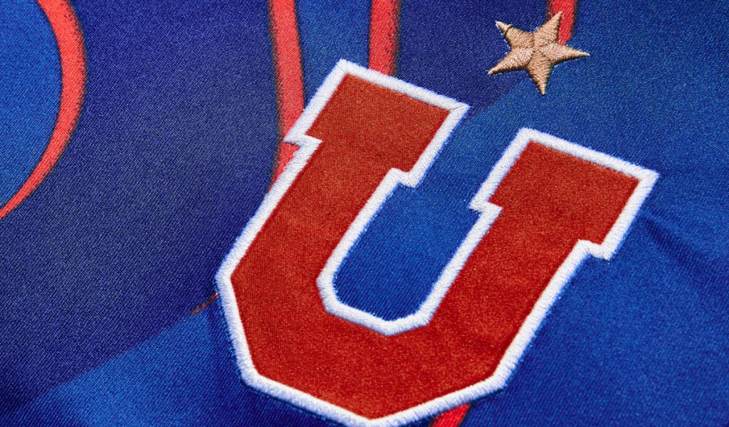 FOTOS | Universidad de Chile presenta su camiseta 2026 con diseño retro