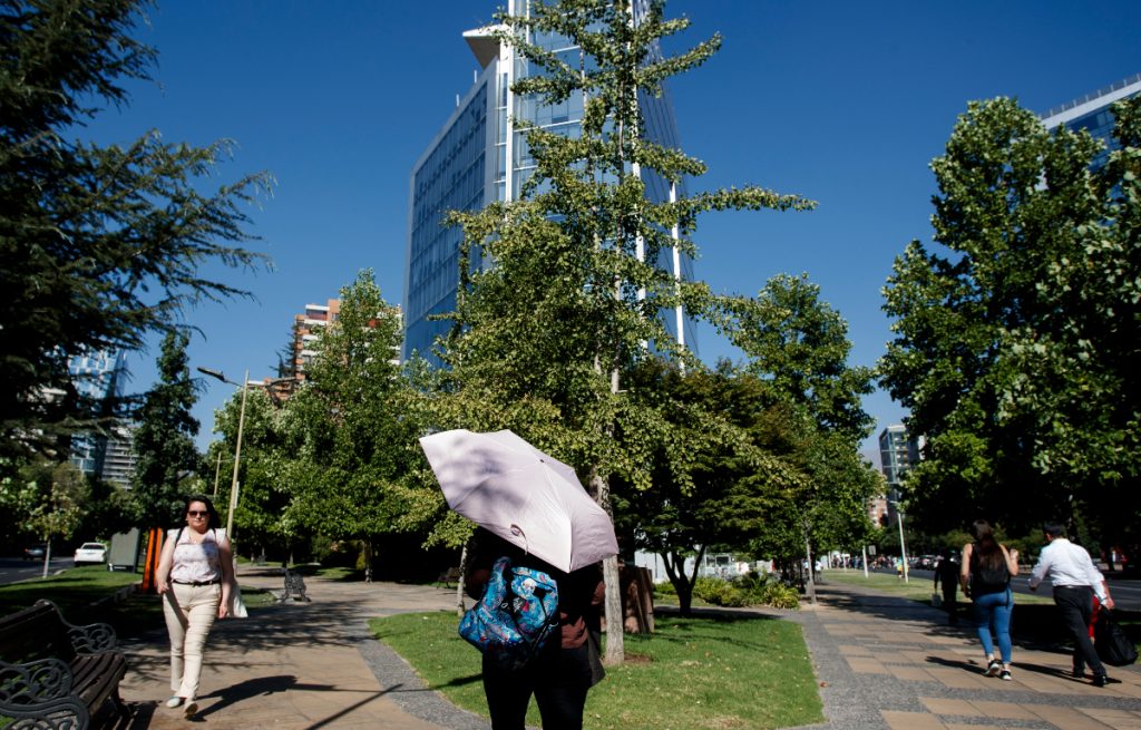Calor extremo golpea la RM: SENAPRED activa Alerta Roja por altas temperaturas