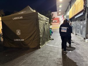 Homicidio en Santiago Centro: hombre es encontrado muerto con un disparo en la cabeza en paseo Puente