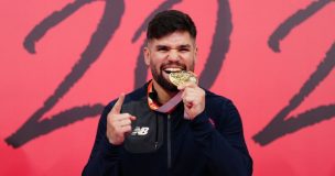 Rodrigo Rojas consigue medalla de oro en Premier League de Karate y lo dedica a Región del Biobío