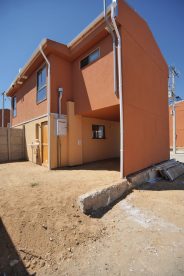 Reconstrucción en Quilpué: familias reciben viviendas ampliadas tras el megaincendio de 2024