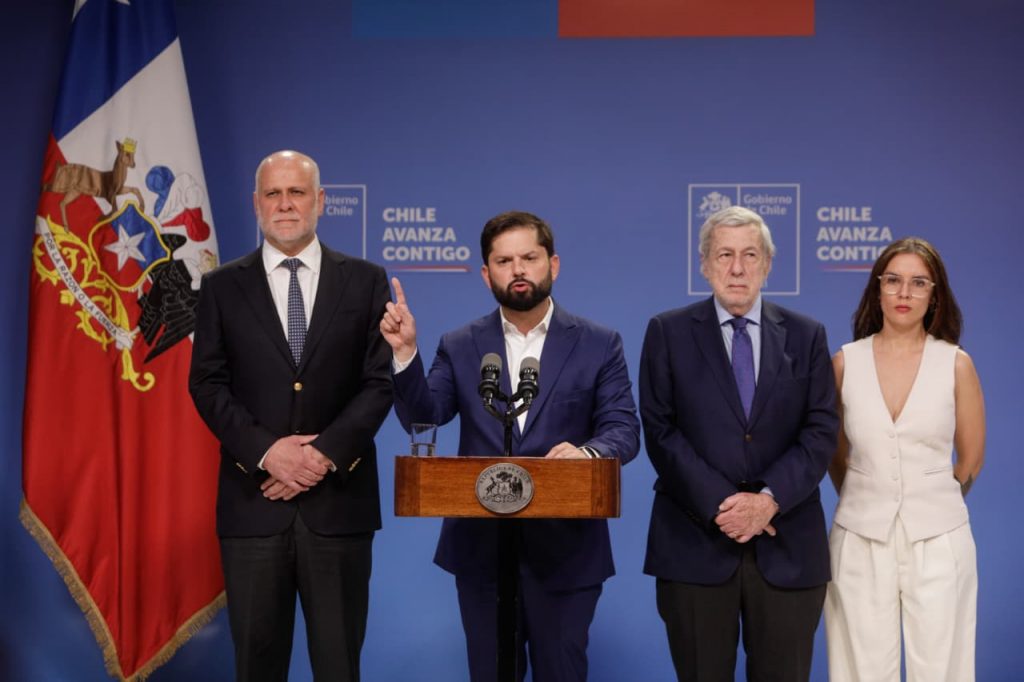 Boric condena acciones de Estados Unidos en Venezuela: 