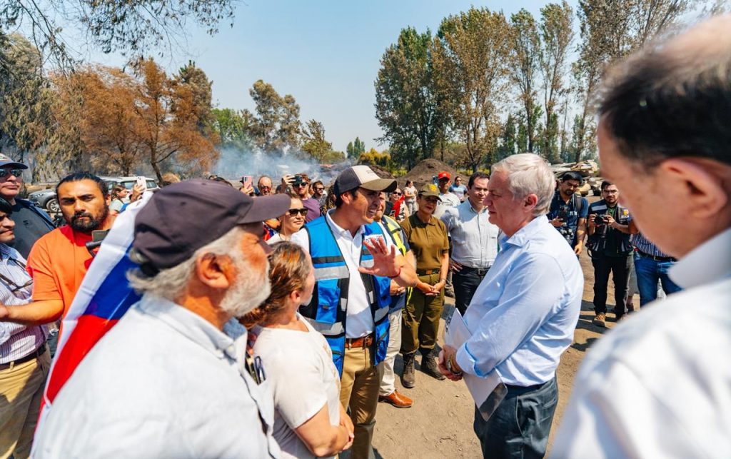 Kast visitó zonas afectadas por incendios: “Queremos prepararnos bien para la reconstrucción”